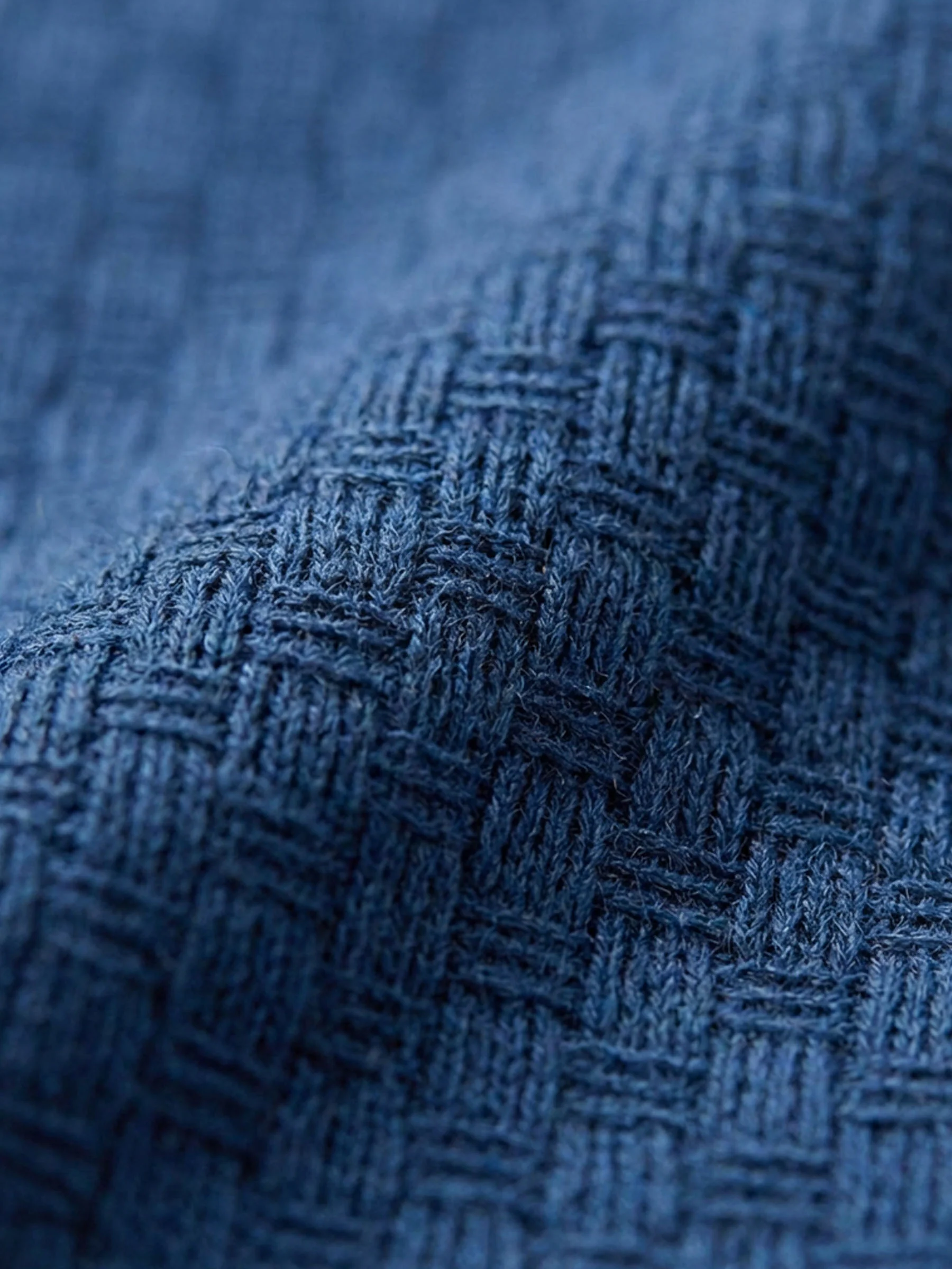 The Tyvon Navy Tshirt - Image 6
