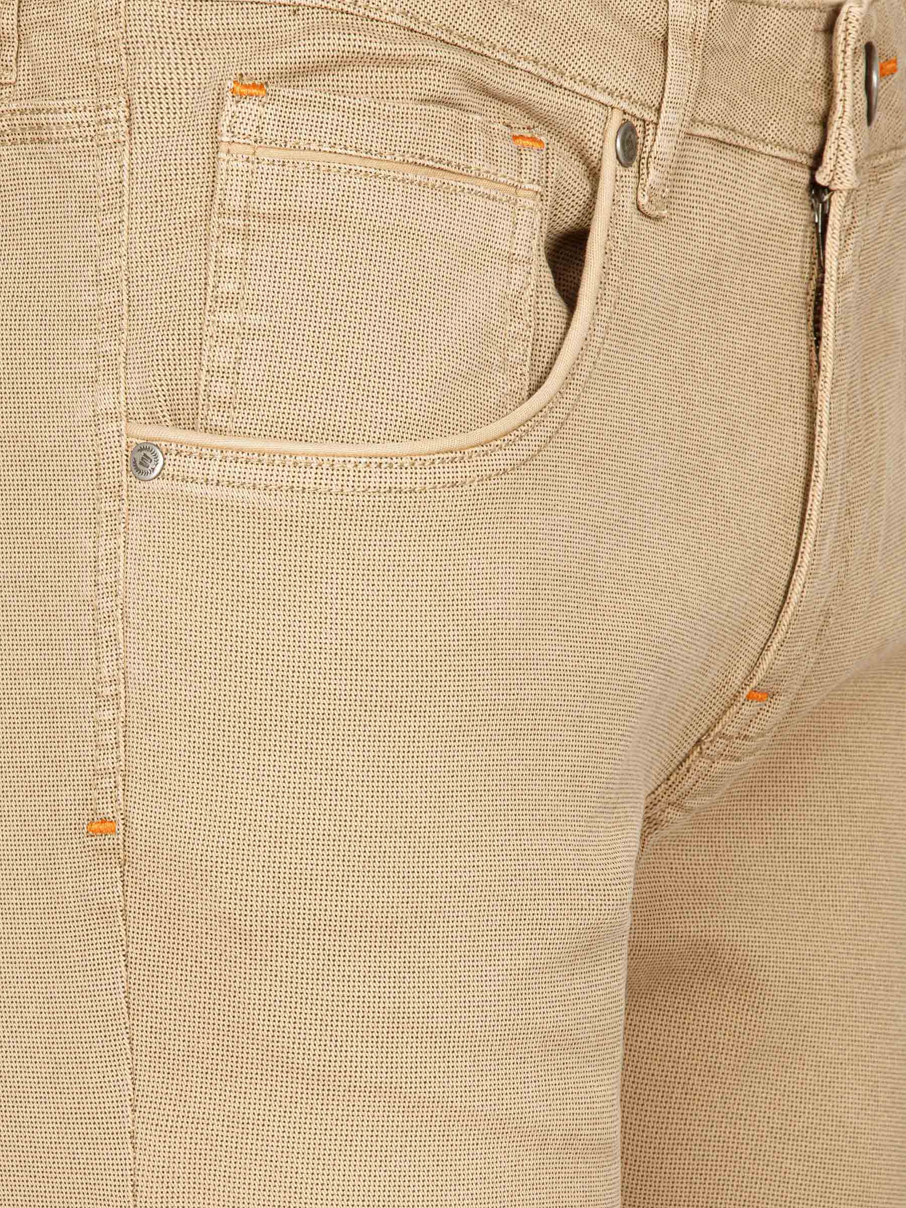 De beige jeans van Zayden - Image 5